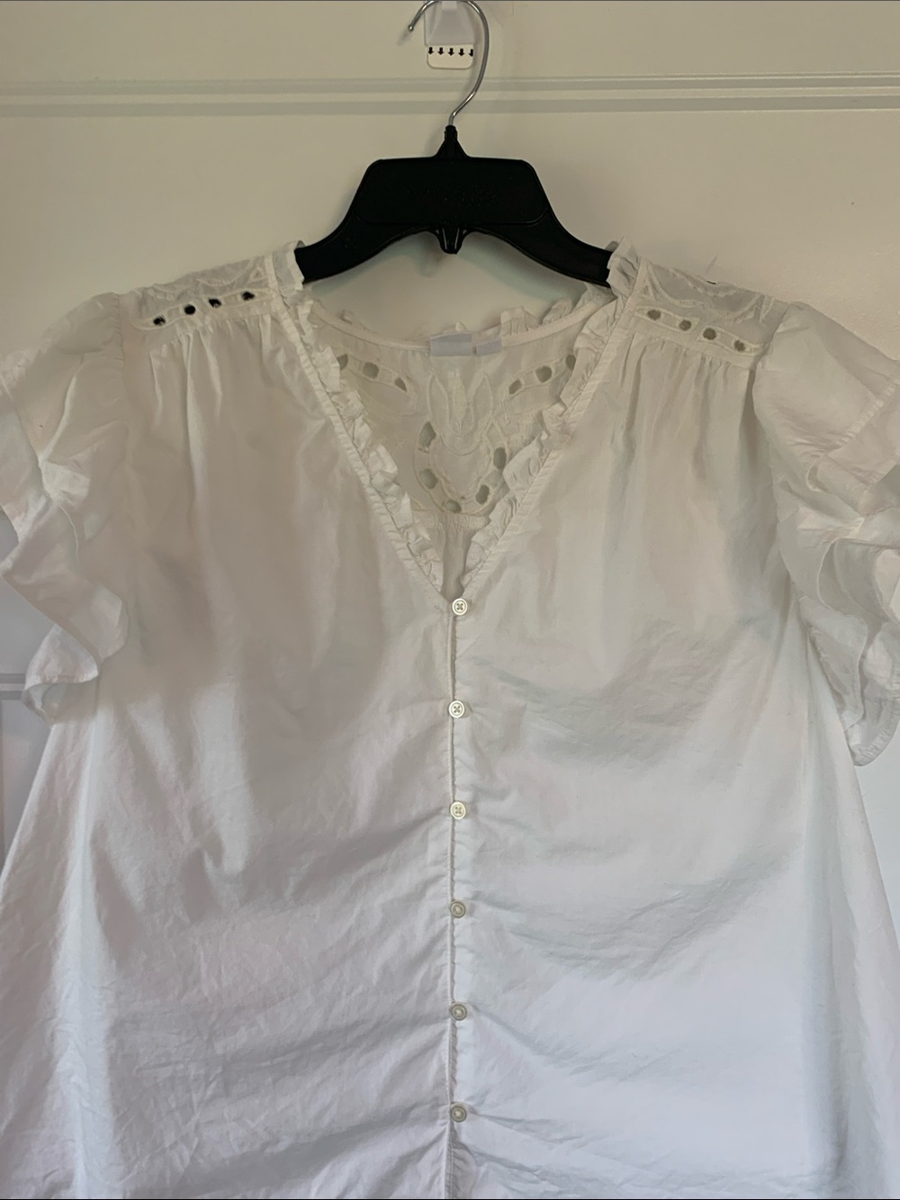 GAP White Eyelet V-Neck Ruffle Sleeve Blouse size -L - Picture 2 of 9